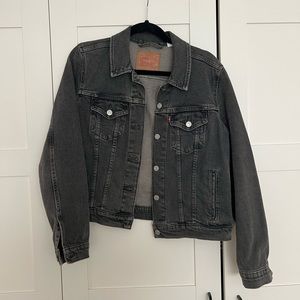 Levi’s Denim Jacket - in XL